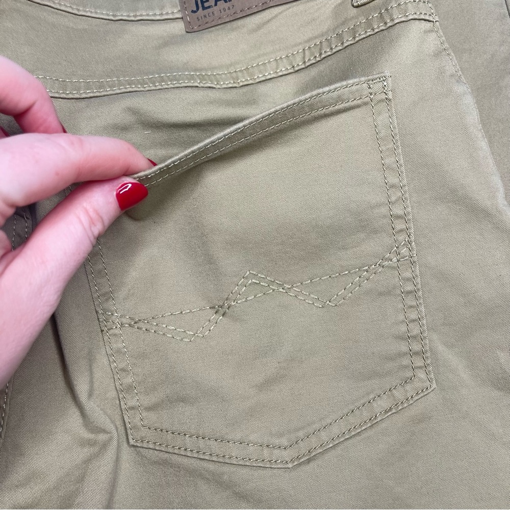 Wrangler Flex Straight Fit Khacki Pants (30x30) - Picture 7 of 12